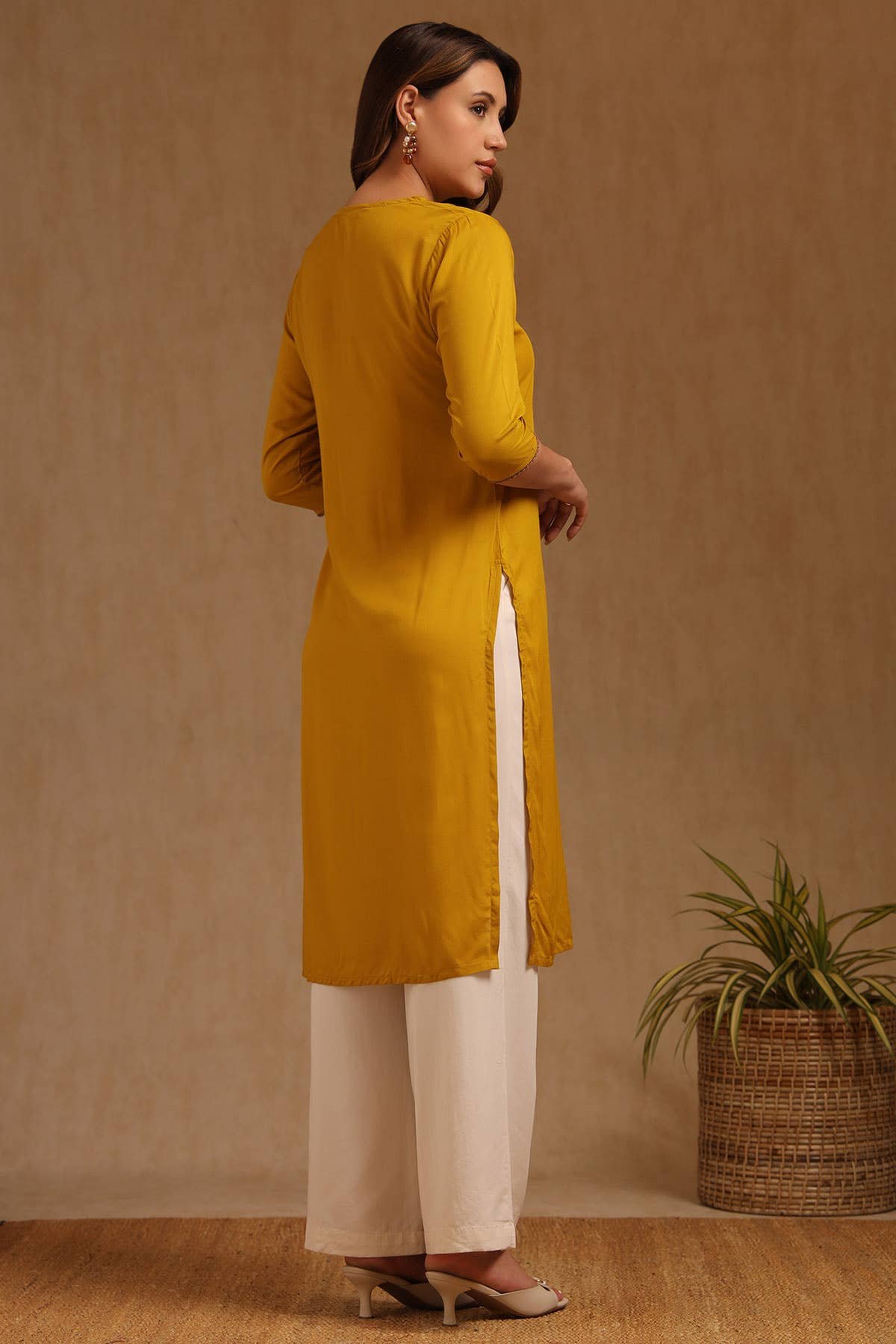 Mustard Rayon Embroidered Kurta With Thread Work — image 2