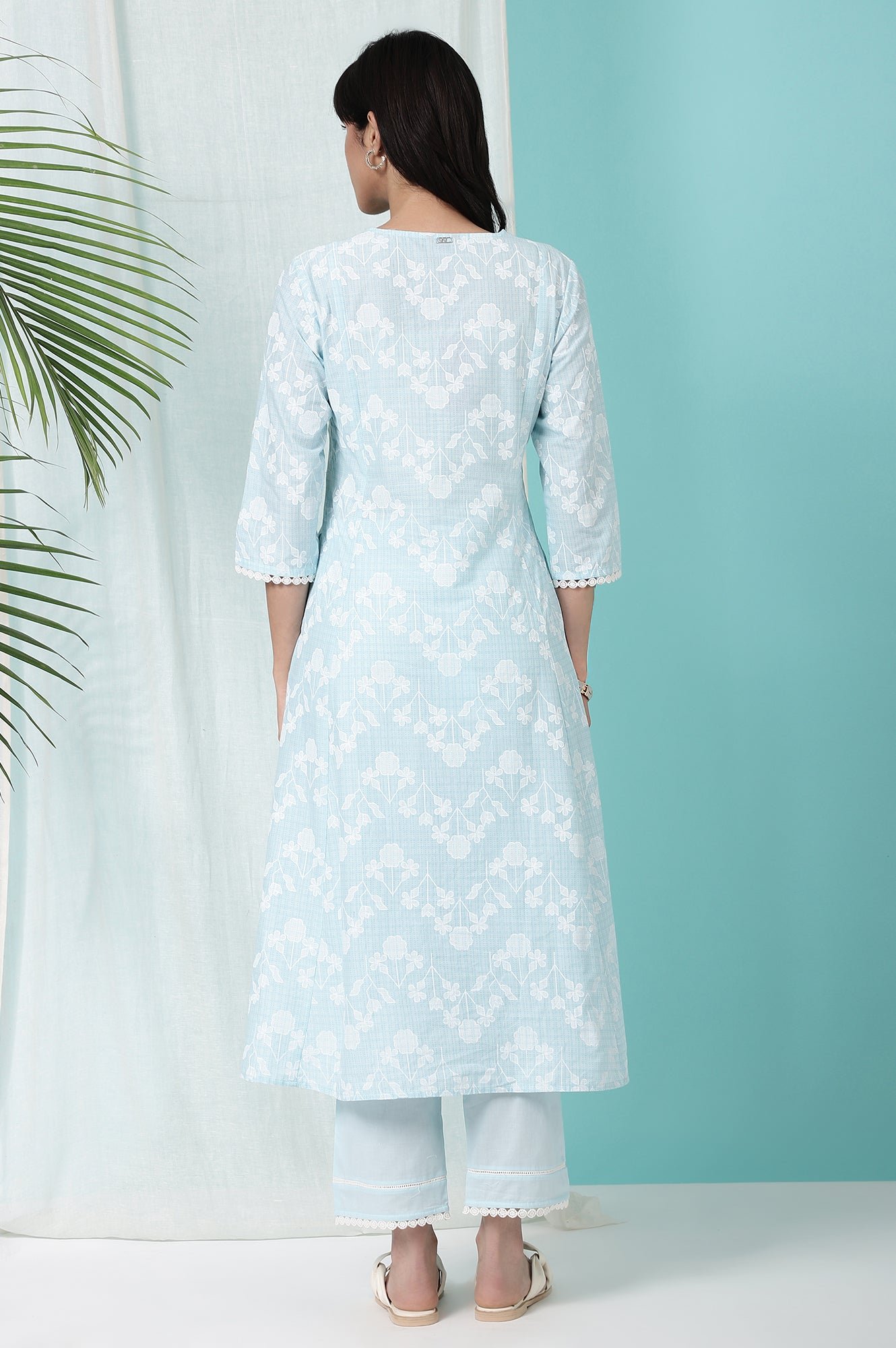 Sky Blue Floral Printed Pure Cotton Straight Kurta and Pants Co-ord Set — image 4