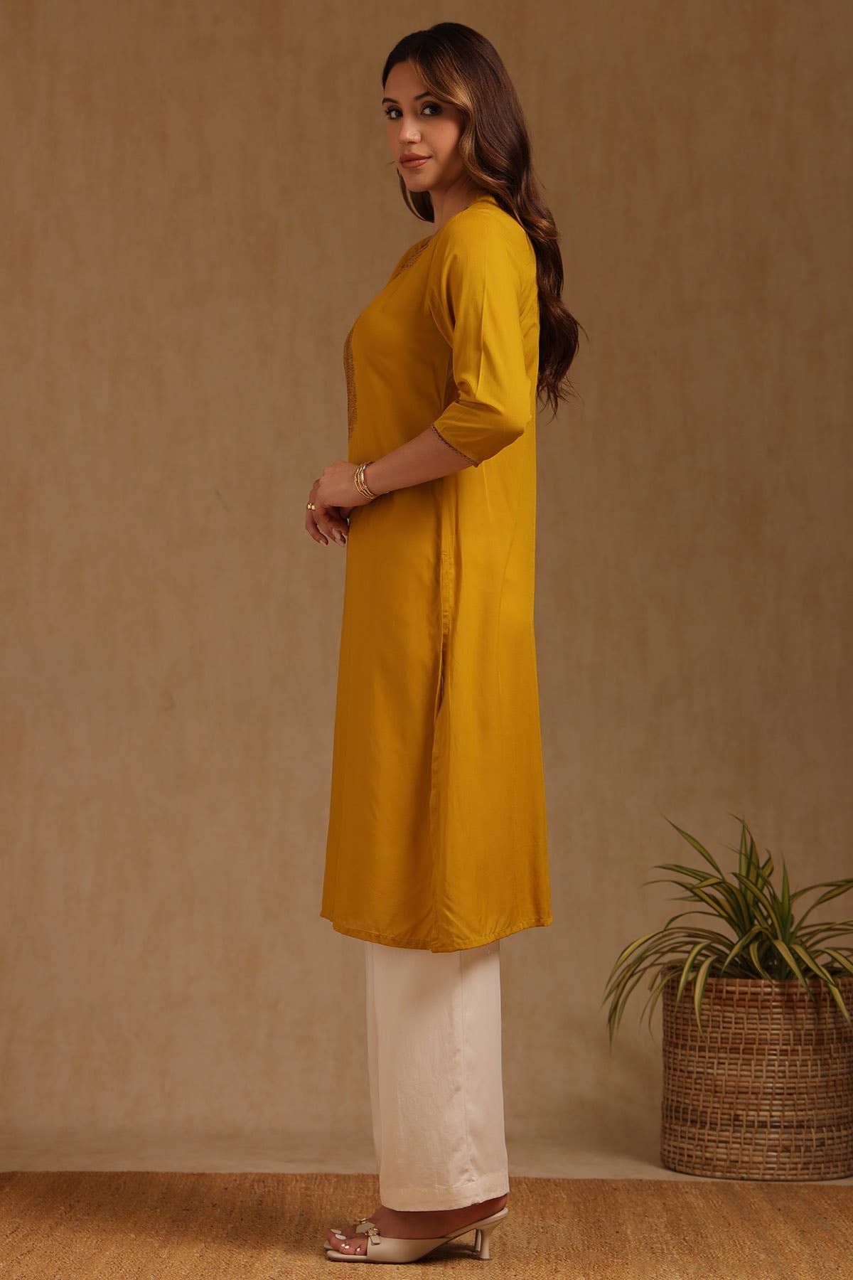 Mustard Rayon Embroidered Kurta With Thread Work — image 4