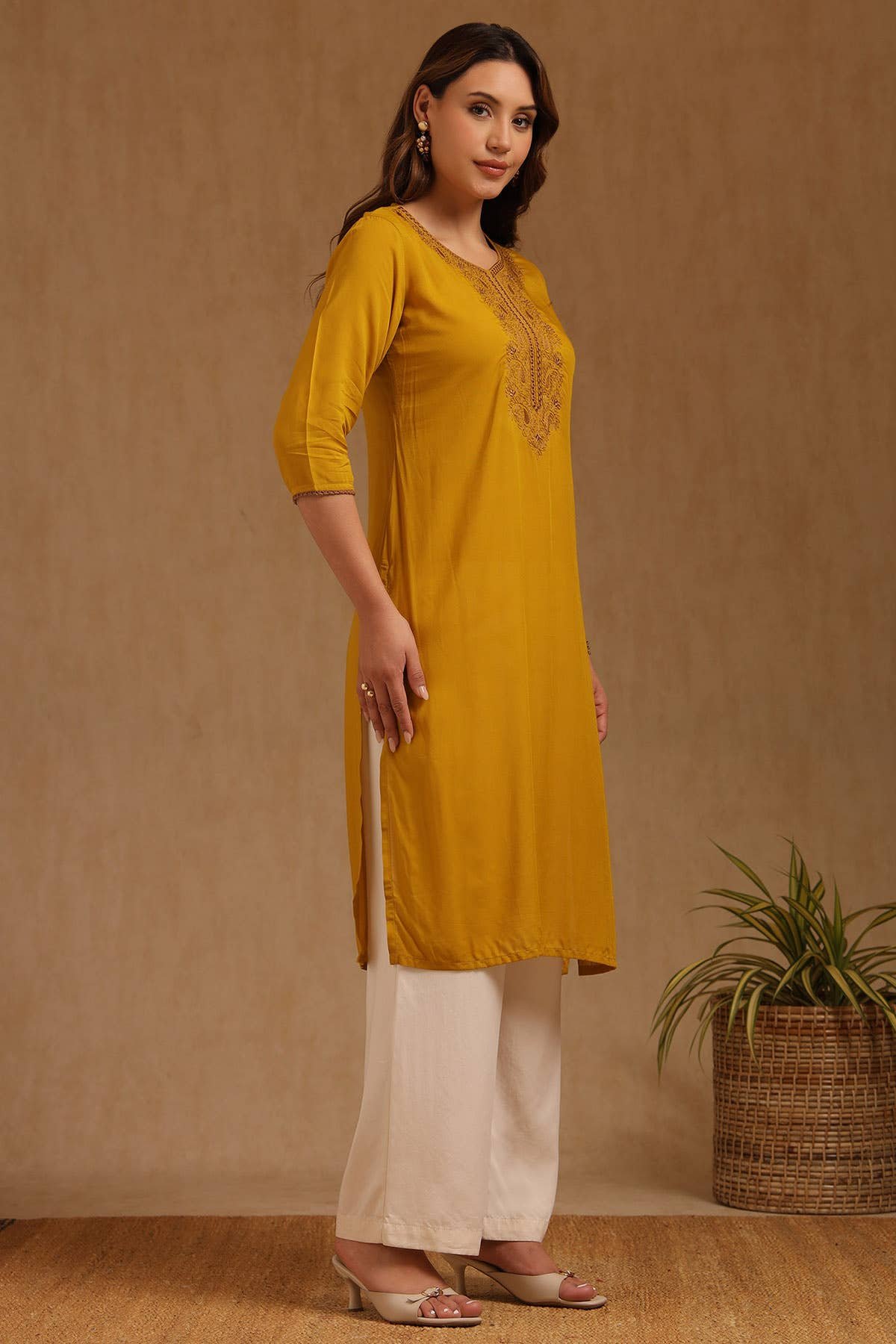 Mustard Rayon Embroidered Kurta With Thread Work — image 3