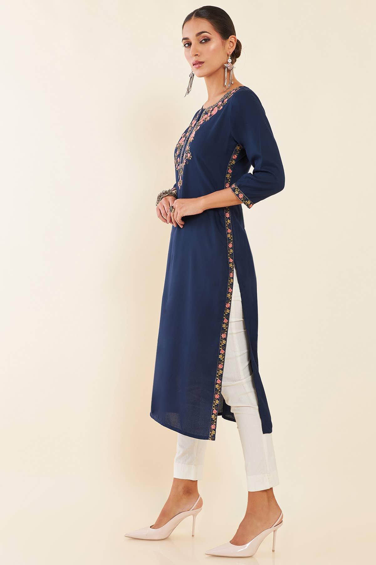 Navy Blue Floral Embroidered Rayon Kurta — image 3