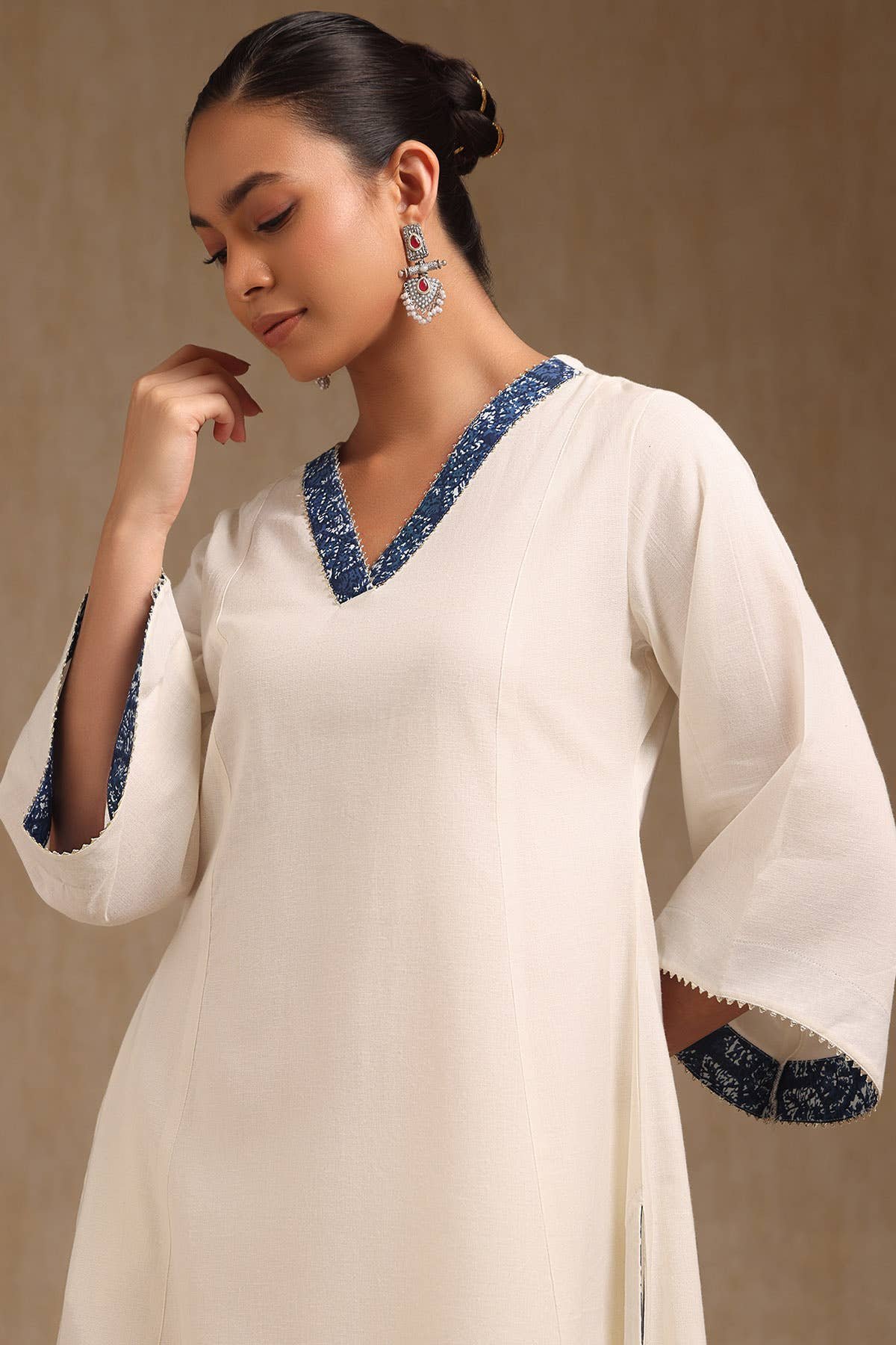 Off White Cotton Contrast Printed V-Neck A-Line Kurta — image 1