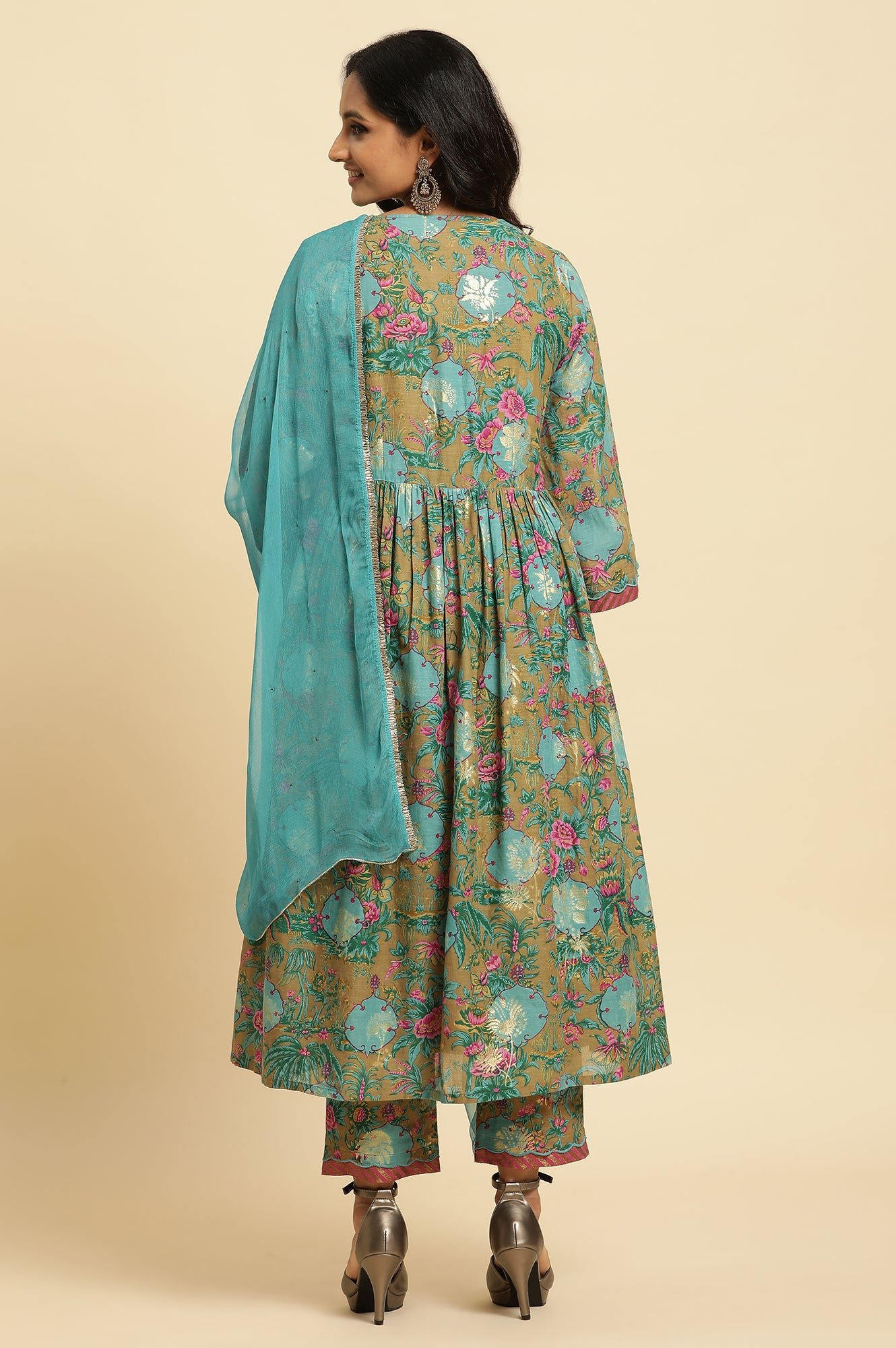 Brown Floral Printed Kurta, Pant And Dupatta Set — image 3