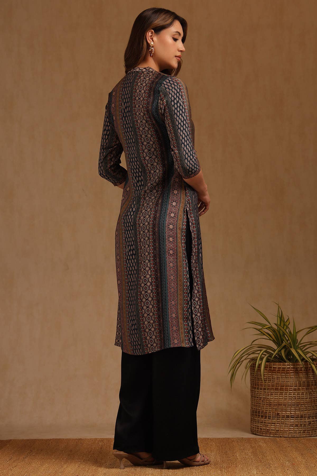 Teal Muslin Ethnic Motifs Kurta — image 5