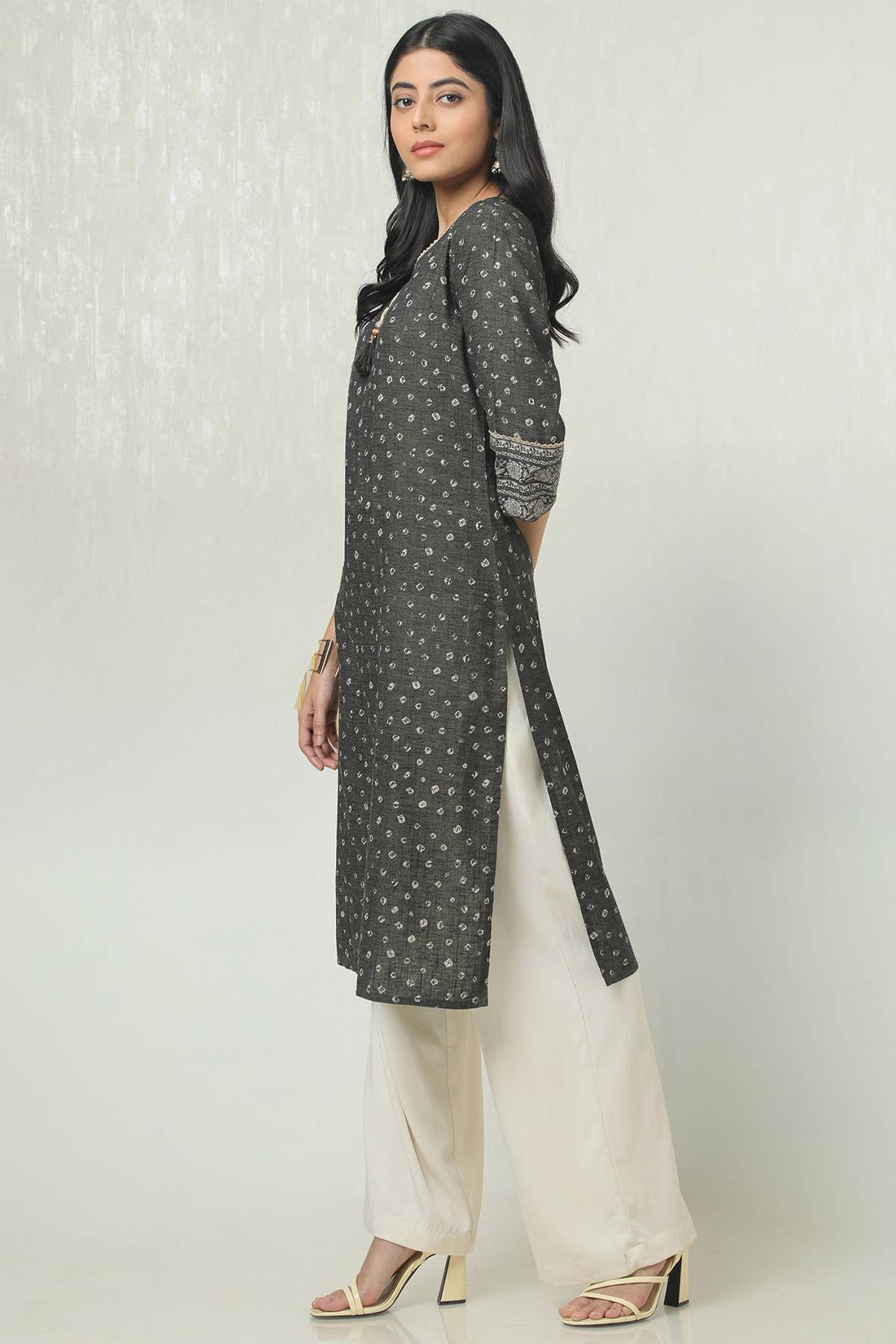 Charcoal Cotton Bandhani Print Kurta With Tassels — image 3