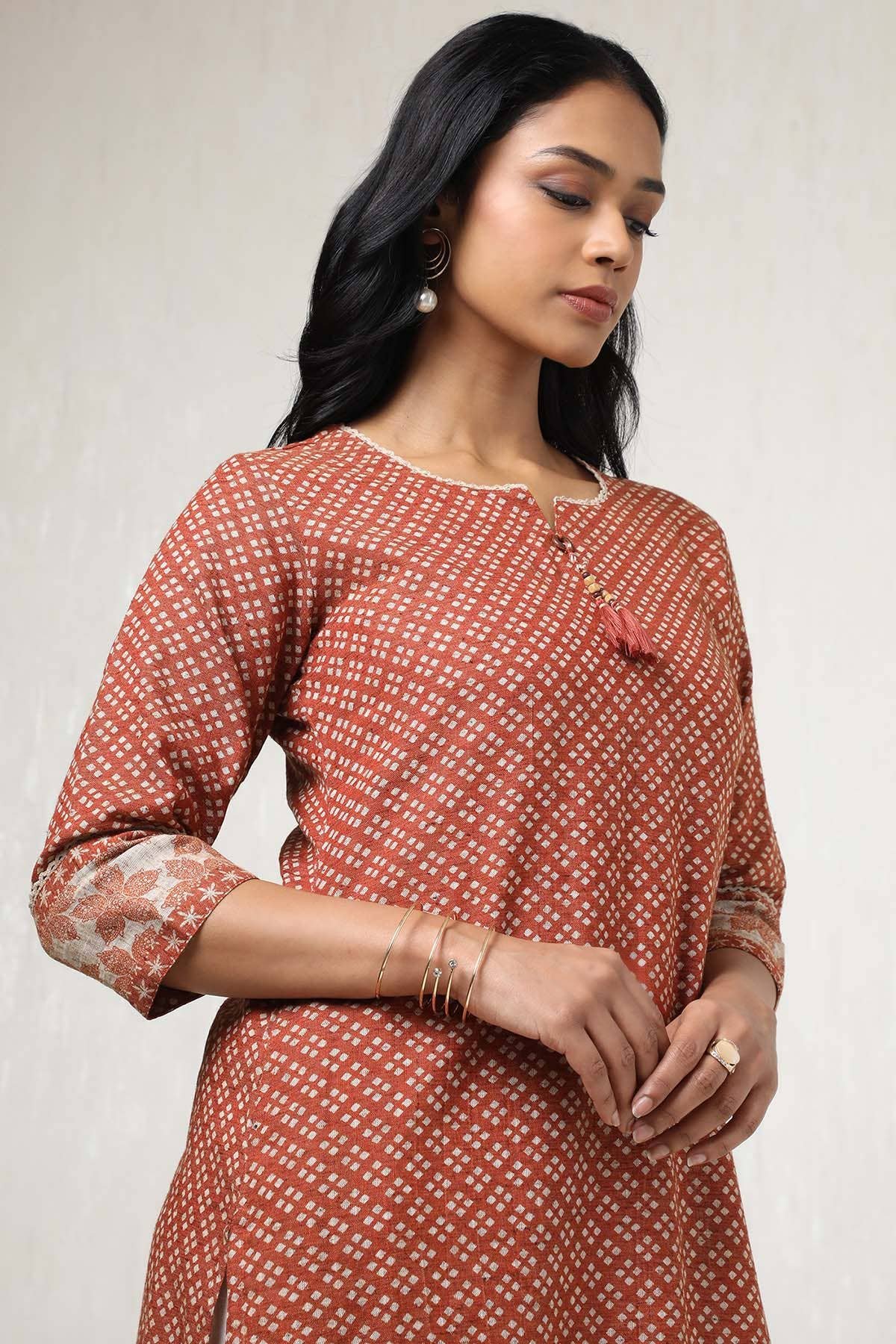 Rust Cotton Geometric Print Kurta With Tassels — image 1