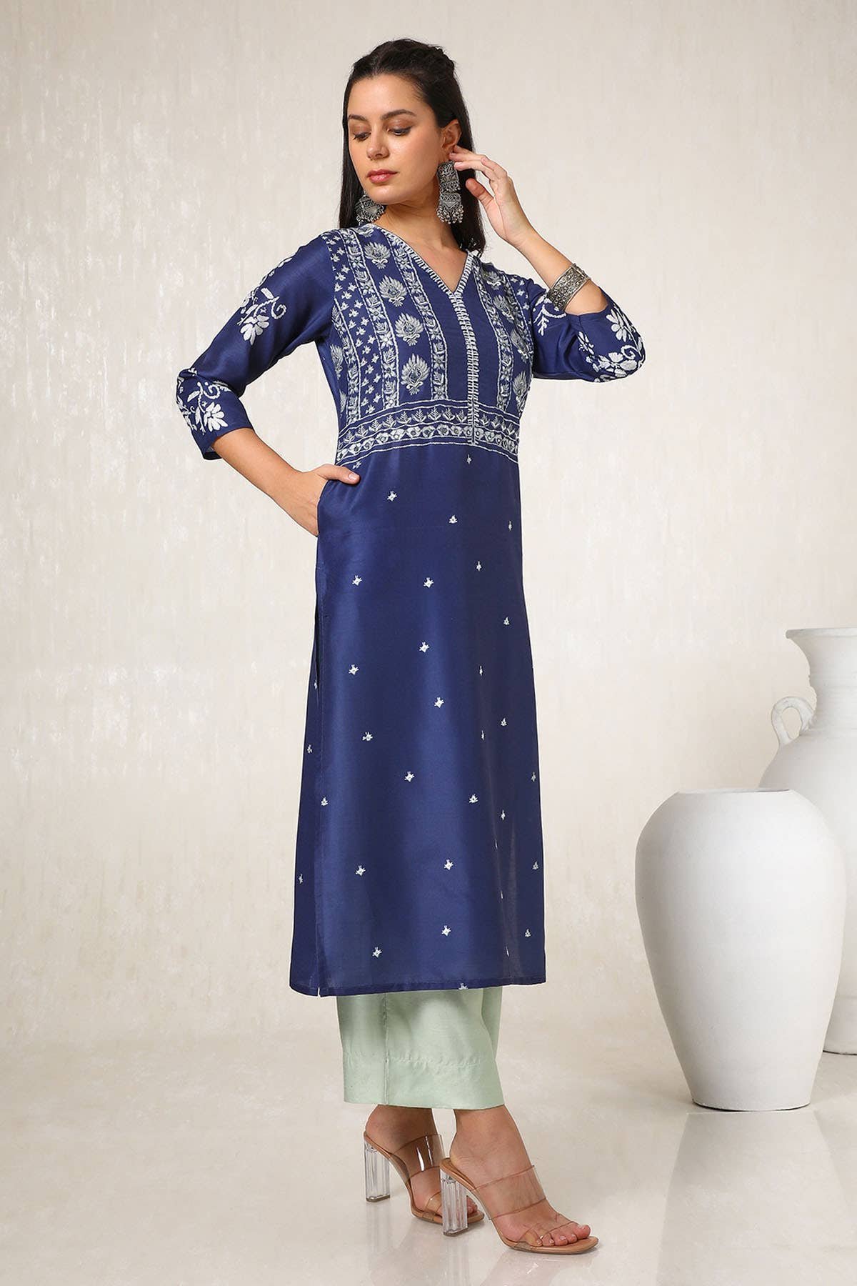 Navy Blue Embellished Muslin Blend Straight Kurta — image 3