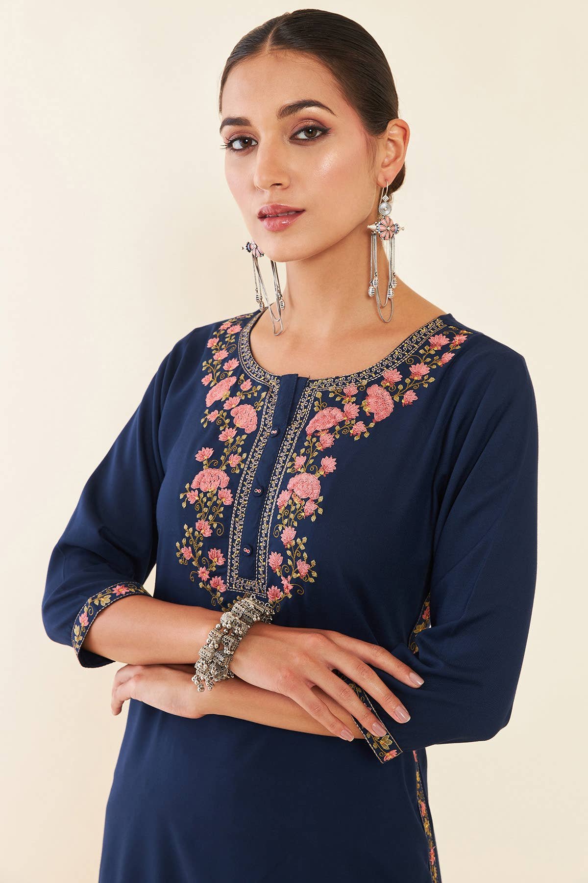 Navy Blue Floral Embroidered Rayon Kurta — image 5