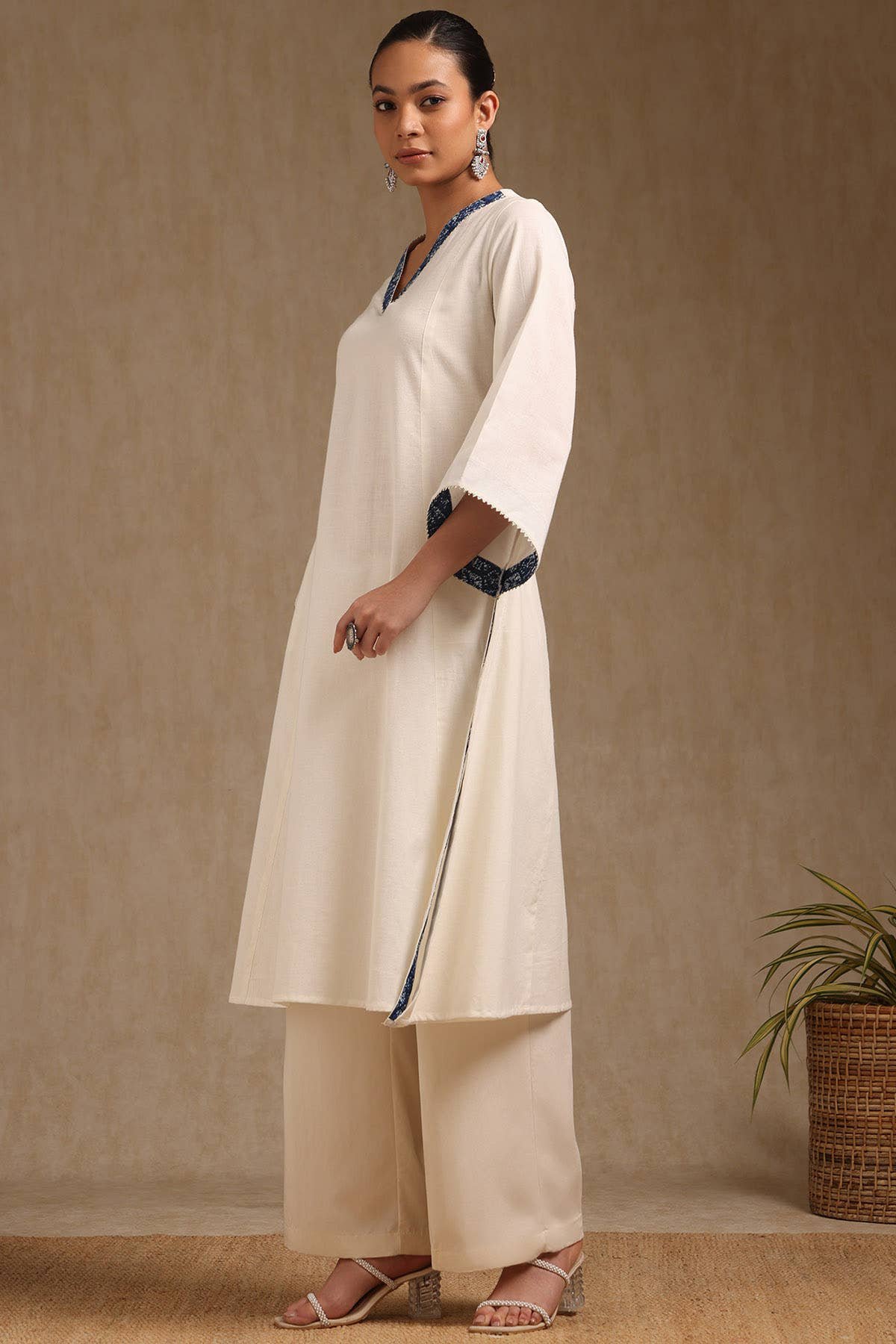 Off White Cotton Contrast Printed V-Neck A-Line Kurta — image 3
