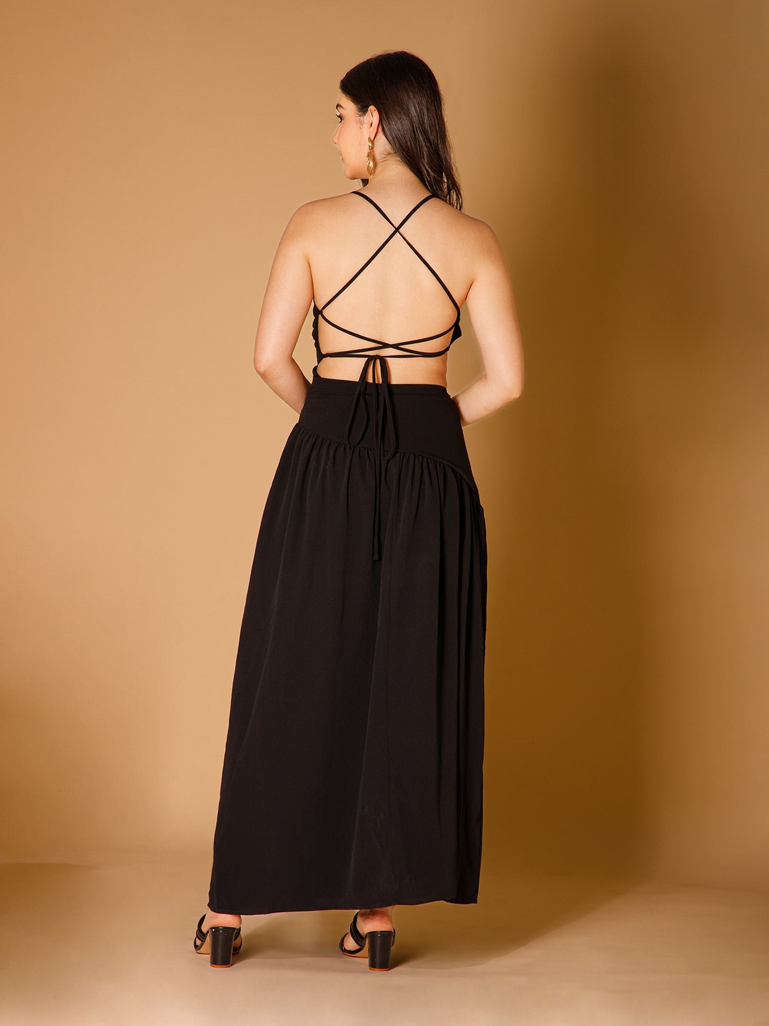 Black Solid Shoulder Straps Flared Sexy Maxi Dress — image 3