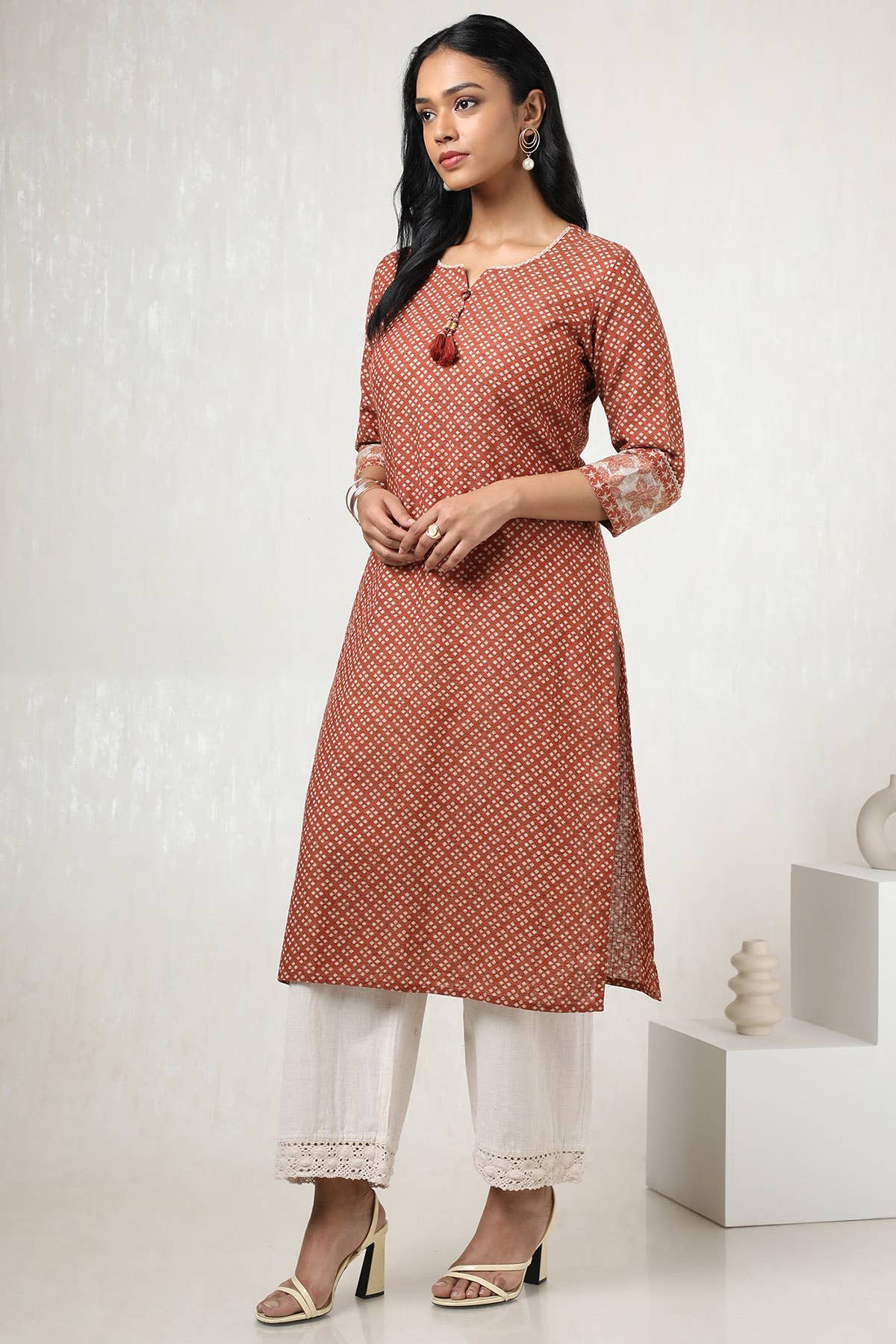 Rust Cotton Geometric Print Kurta With Tassels — image 2