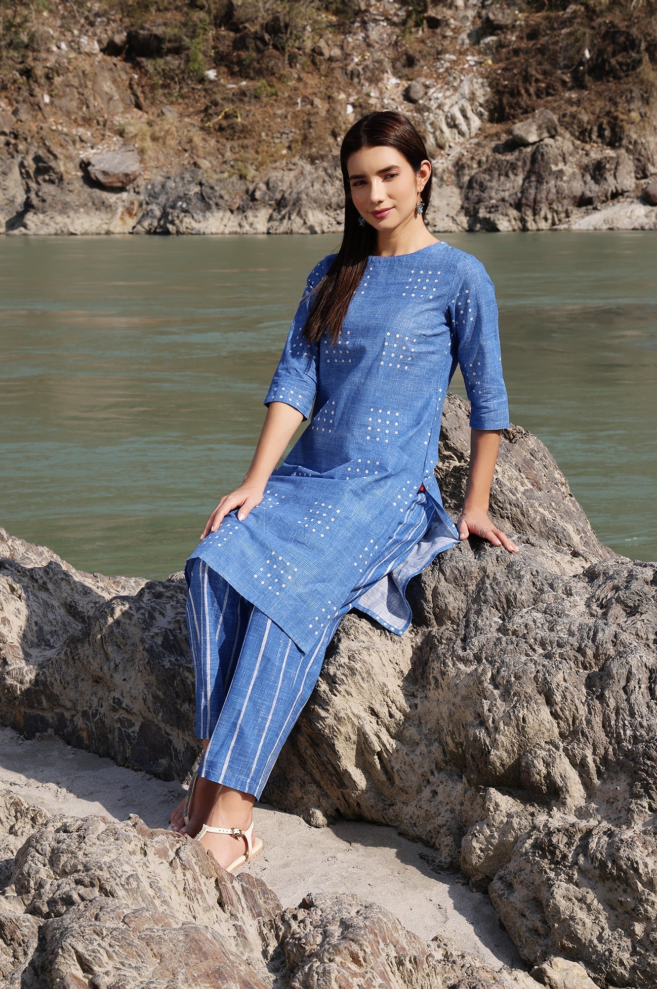 Blue Polka Dot Printed Pure Cotton Straight Kurta and Pants Co-ord Set — image 6