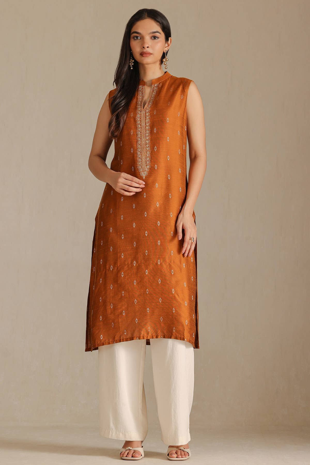 Mustard Viscose Blend Woven Design Kurta With Zari — image 1