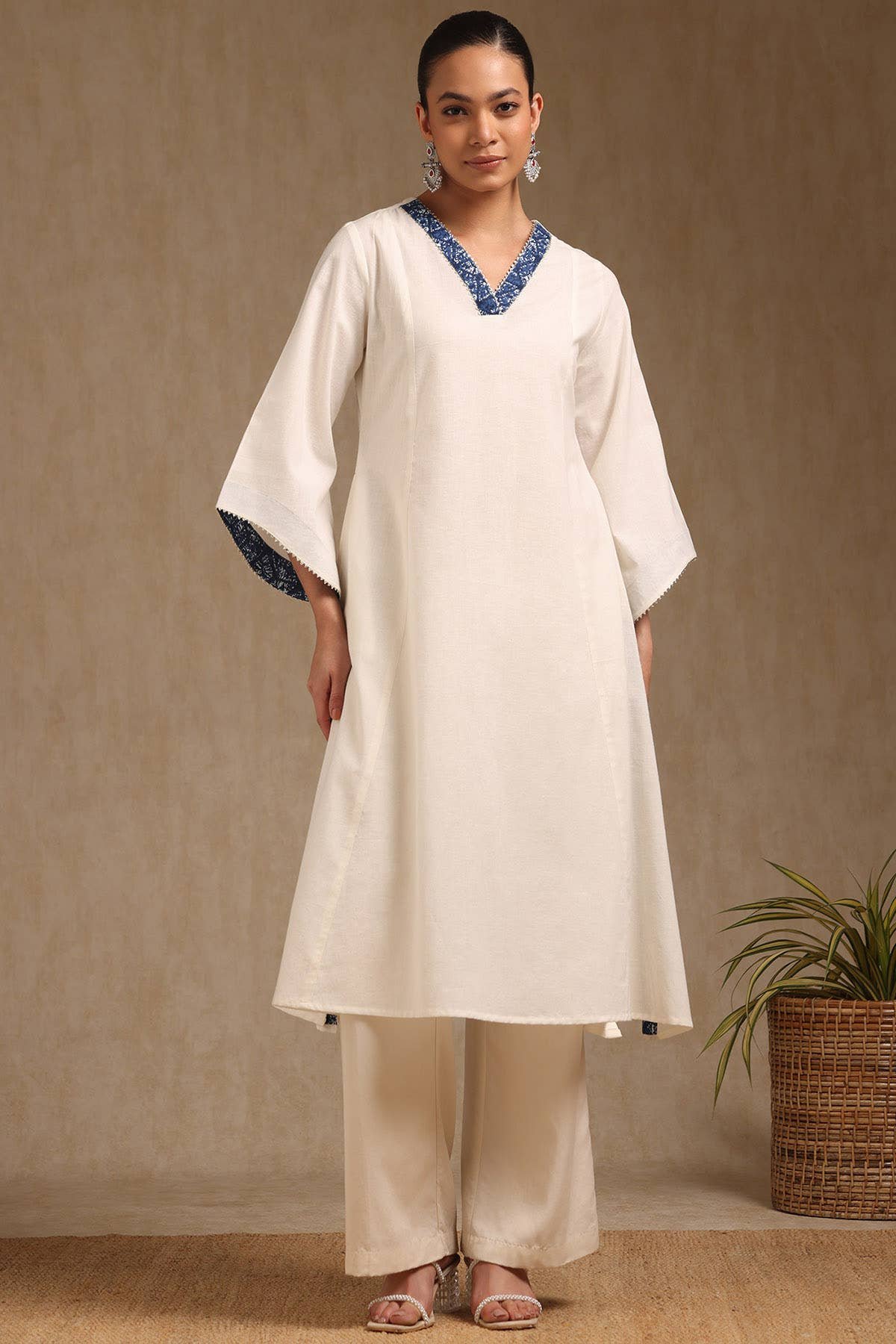 Off White Cotton Contrast Printed V-Neck A-Line Kurta — image 5