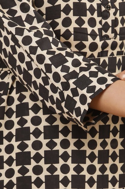 White And Black Geometric Printed Top And Trouser Set — image 2
