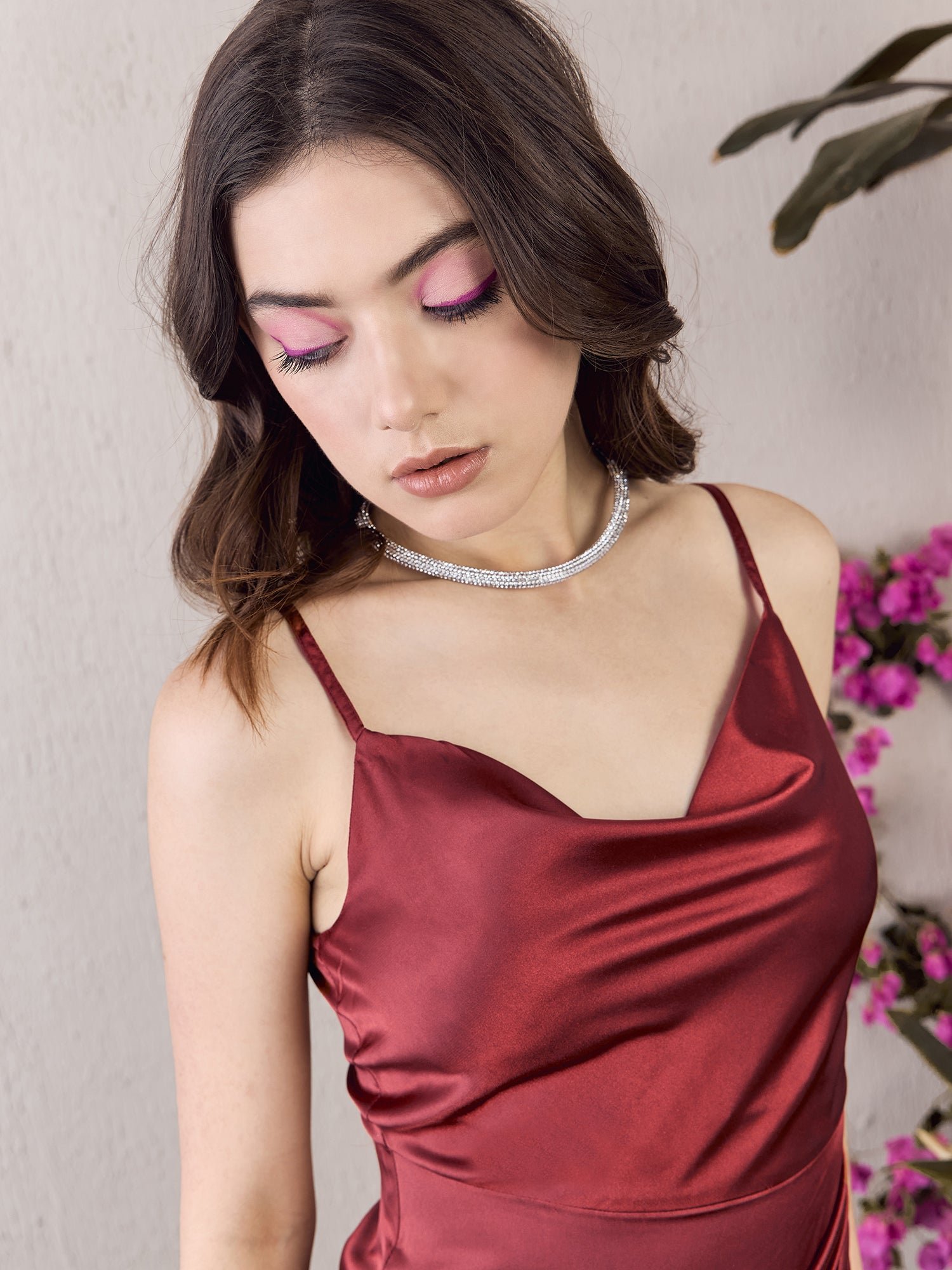 Solid Maroon Cowl Neck Sleeveless Zipper-Up Tulip Hem Pleated Bodycon Mini Dress — image 4