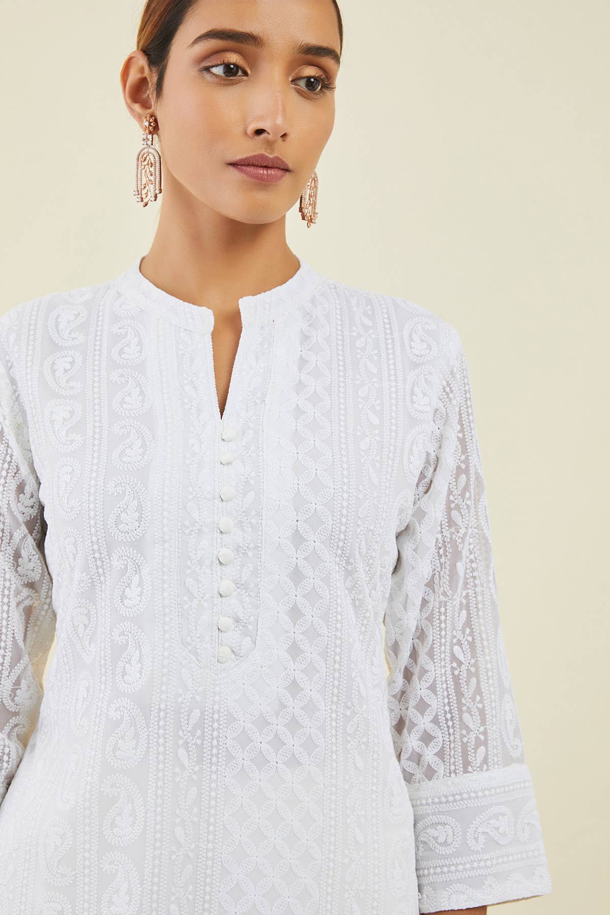 Off White Georgette Straight Kurta With Self Embroidered Designs — image 1